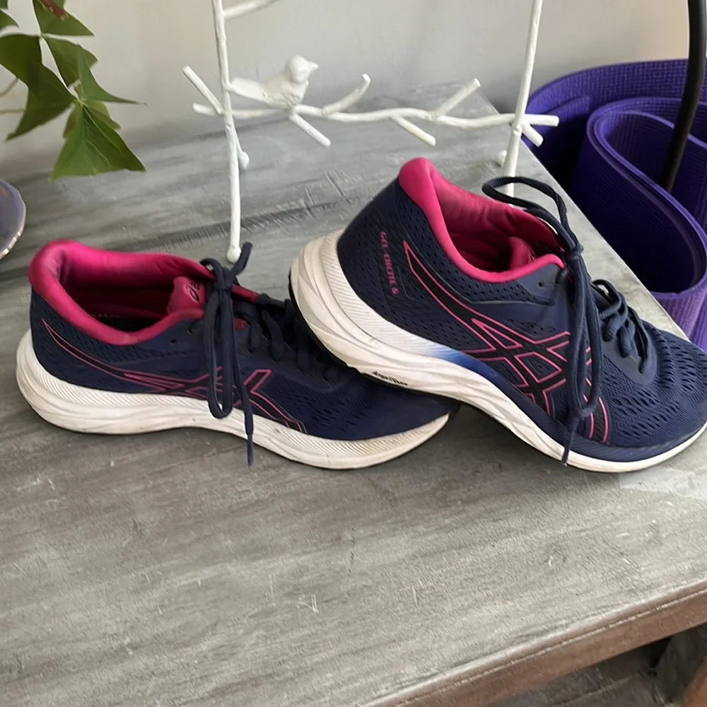 Asics Gel-Contend 6 Size 7